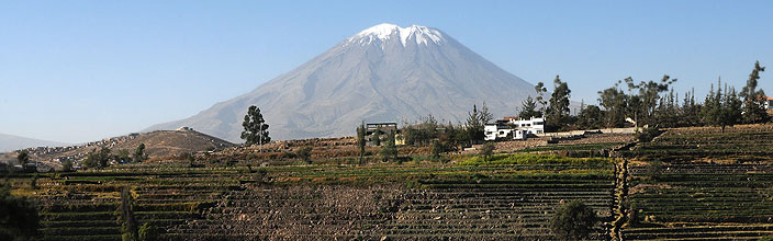 Campiña de Arequipa y Volcán Misti