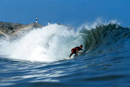 Surfing en Cabo Blanco